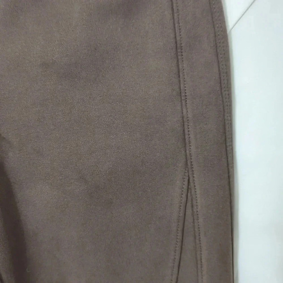 WHBM Faux Suede Runway Leggings, Color Tannin Size 00 - Picture 4 of 13